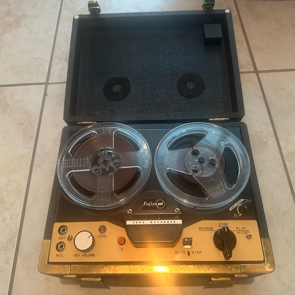 Vintage working Fujiyama Tape Recorder with Clear Reels. Comes with microphone.